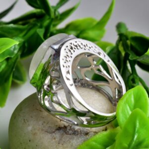 Moon Stone Floral Motif Filigree Ring.